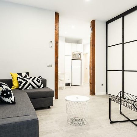 Apartmán Bnbholder Black & Yellow Design Sol Madrid Exteriér fotografie