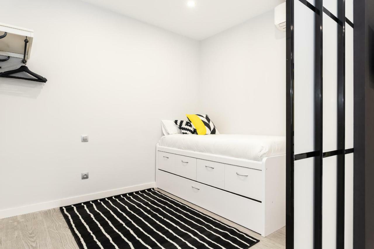 Apartmán Bnbholder Black & Yellow Design Sol Madrid Exteriér fotografie