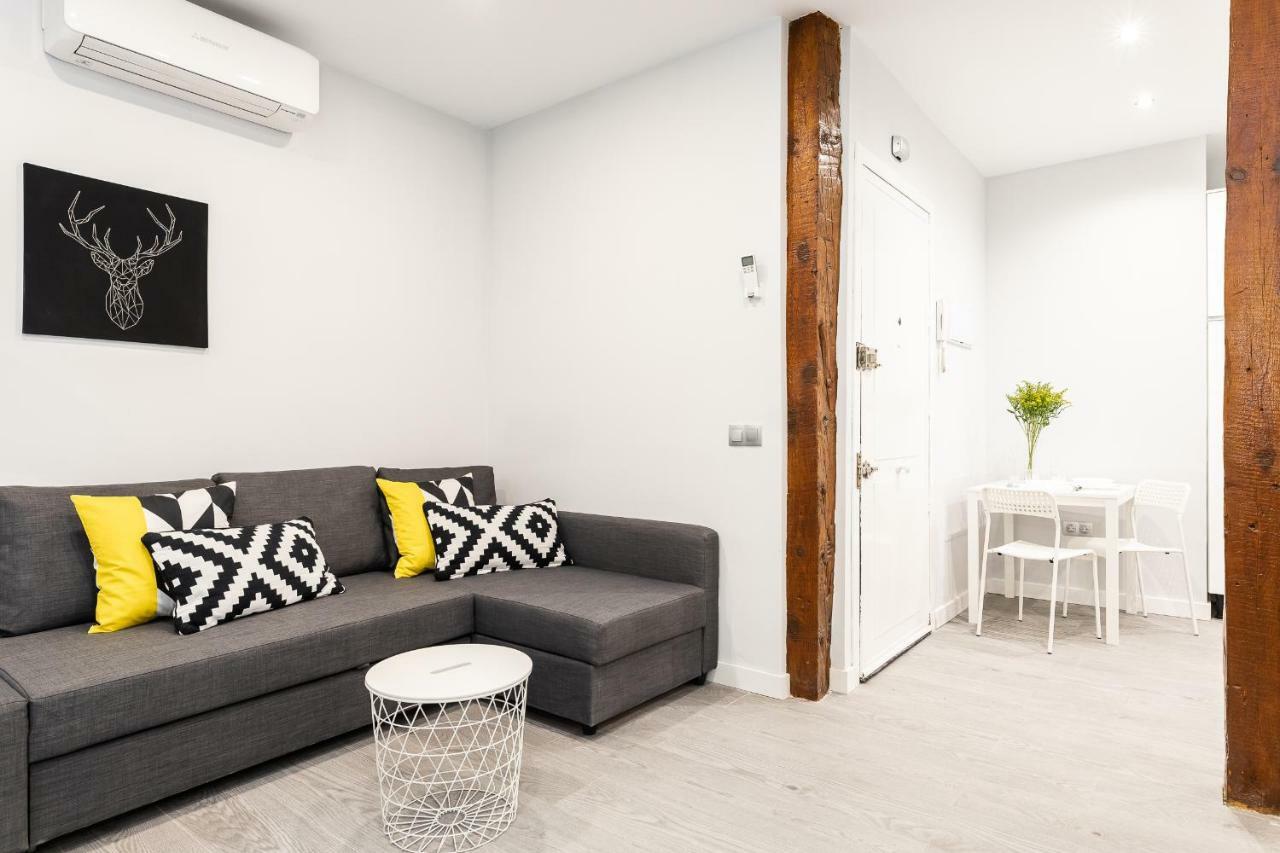 Apartmán Bnbholder Black & Yellow Design Sol Madrid Exteriér fotografie