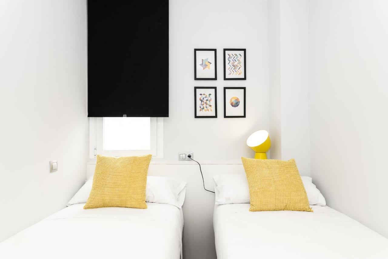 Apartmán Bnbholder Black & Yellow Design Sol Madrid Exteriér fotografie