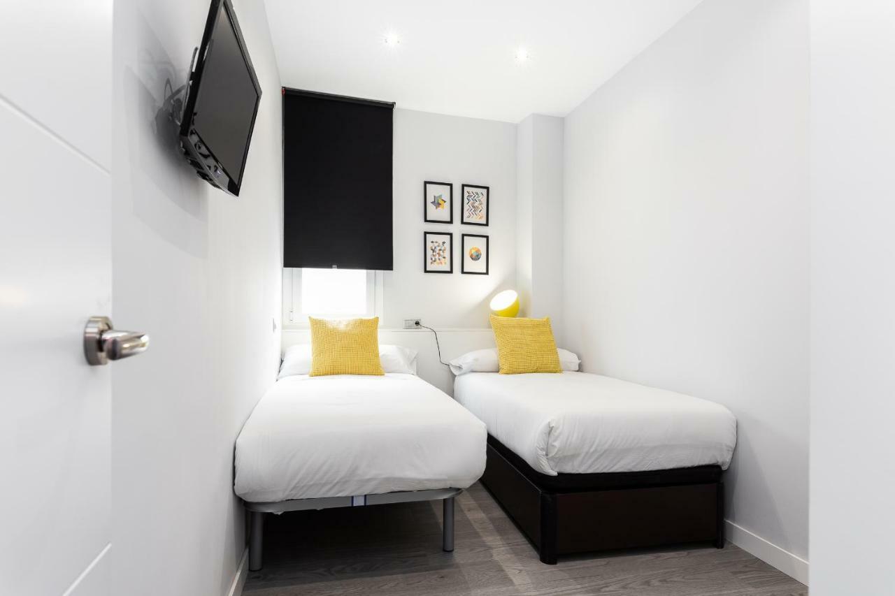 Apartmán Bnbholder Black & Yellow Design Sol Madrid Exteriér fotografie